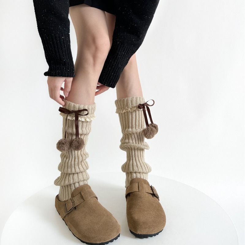 Boot Sock Slouchy - 카멜 니트 레그워머, 털볼 리본 장식